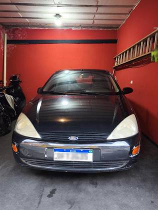 FORD FOCUS 1.8 16V GASOLINA 4P MANUAL